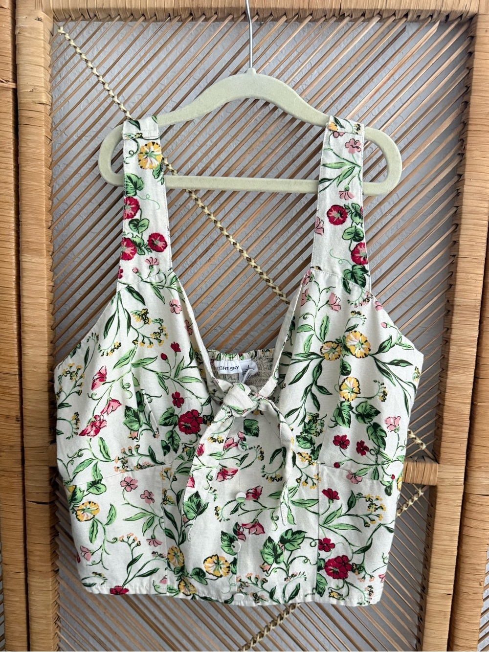 Like New - Floral Tie-Front Floral Crop Top with Stretch - Size L